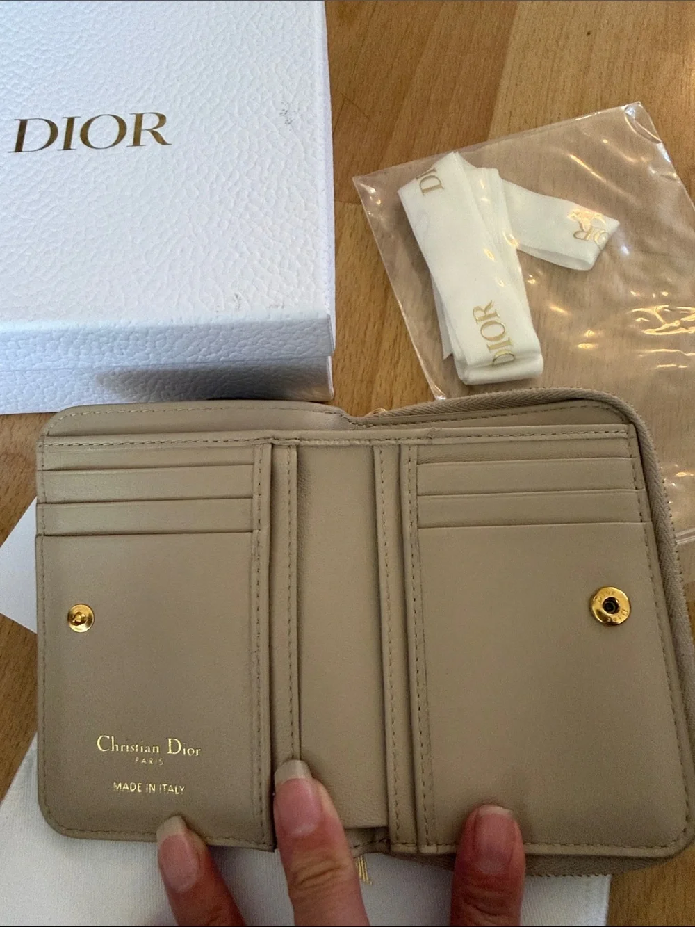 Jolie Scarlet wallet